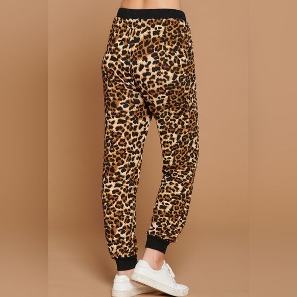 #258 🛑 S,M, L  Leopard Jogger Pants - Picture 2 of 4